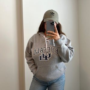 UNIVERSITY OF BUFFALO SWEATSHIRT